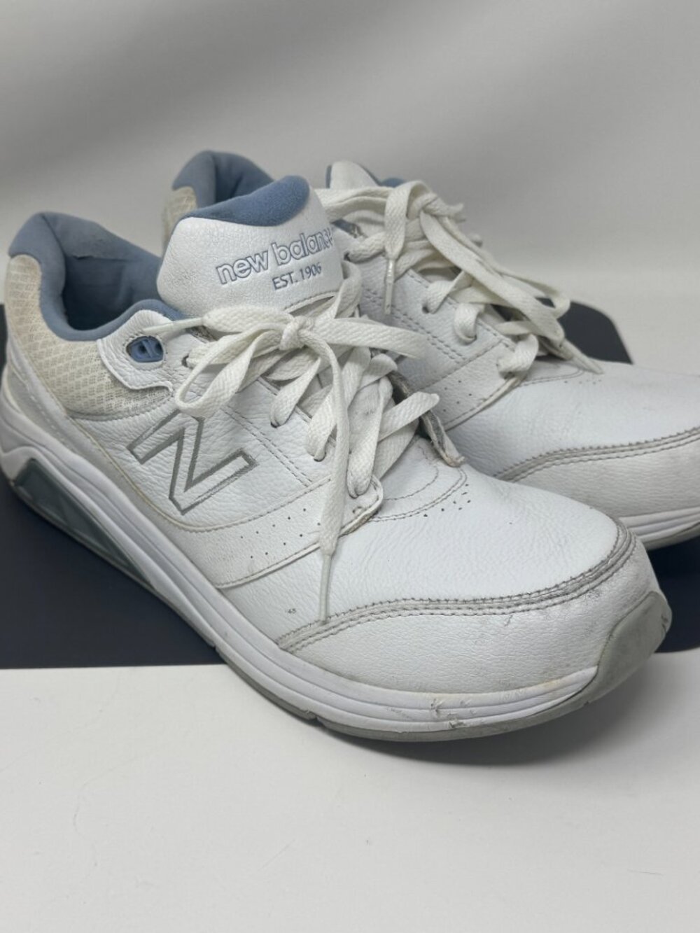Womens New Balance 928v2 White Leather Walking  Shoes no insoles